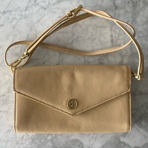 Cream Tory Burch Robinson Expandable Concierge Wallet